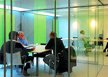 meeting in smart acoustic glass office